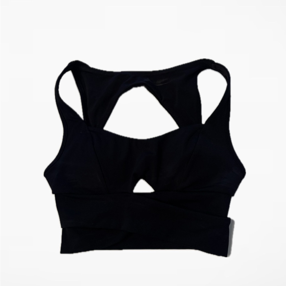 Sleek Black Sports Bra for Women